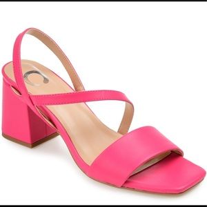 Strappy magenta sandal